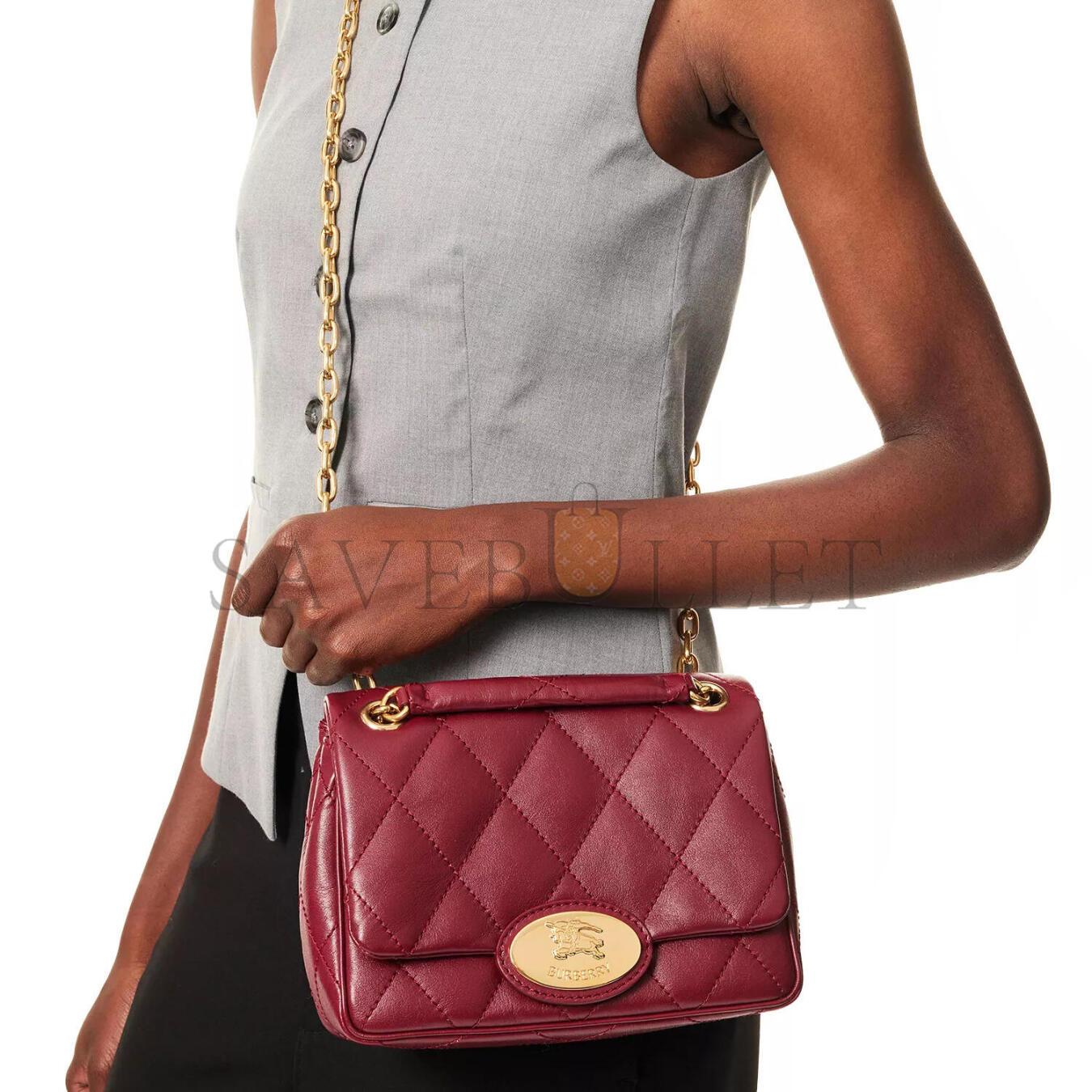 Bv*b*rry small strand quilted leather shoulder bag 81112601 (20.5*16*7.5cm)
